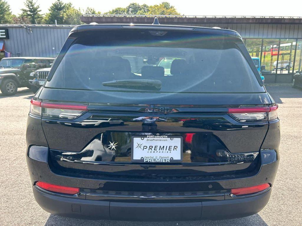 used 2023 Jeep Grand Cherokee car, priced at $32,575