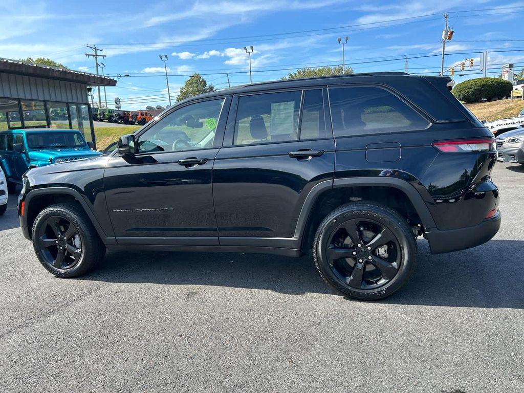 used 2023 Jeep Grand Cherokee car, priced at $32,575