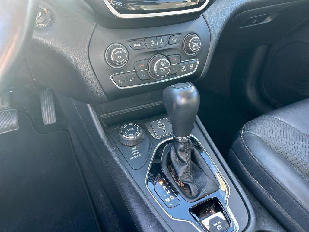 used 2019 Jeep Cherokee car, priced at $15,275