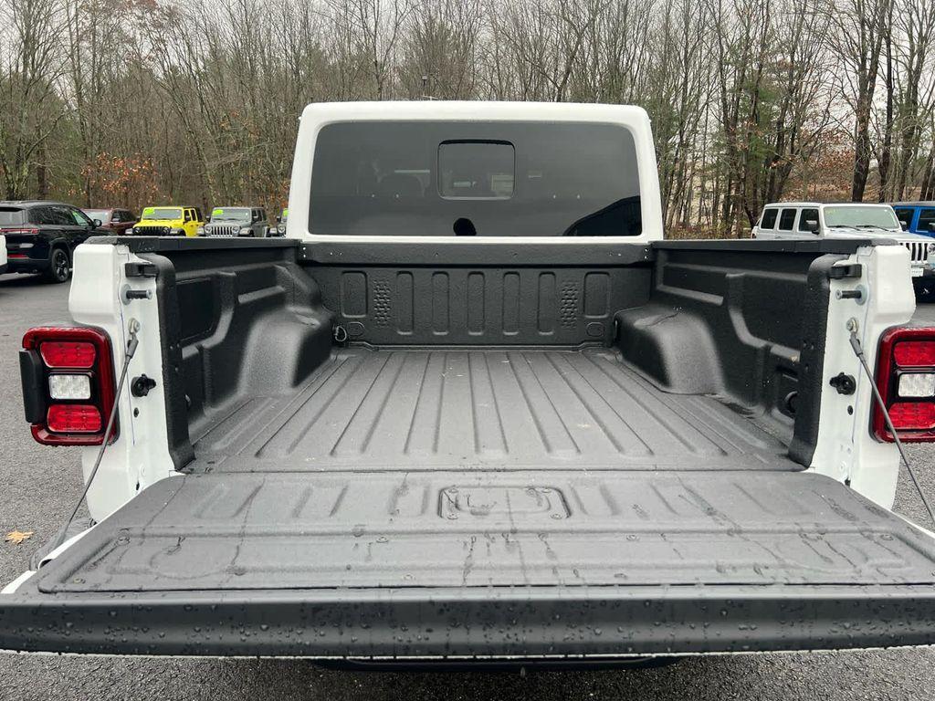 new 2026 Jeep Gladiator car, priced at $47,500