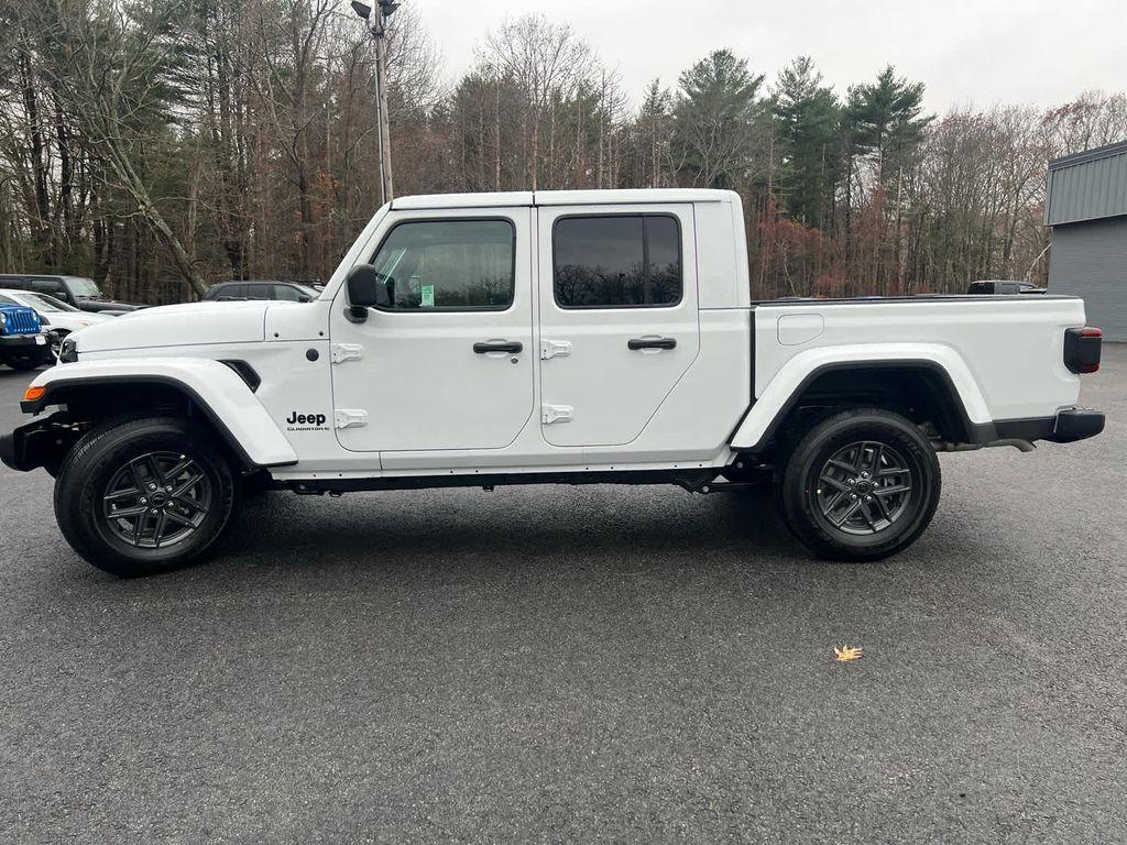 new 2026 Jeep Gladiator car, priced at $47,500