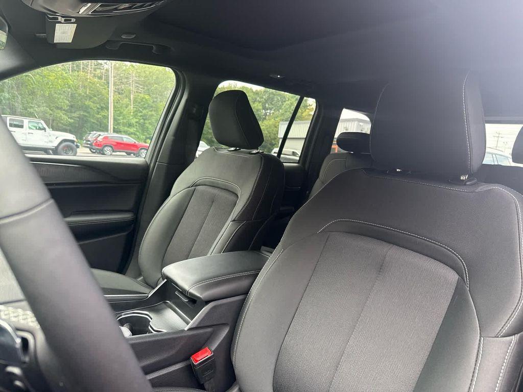 new 2025 Jeep Grand Cherokee car, priced at $39,750
