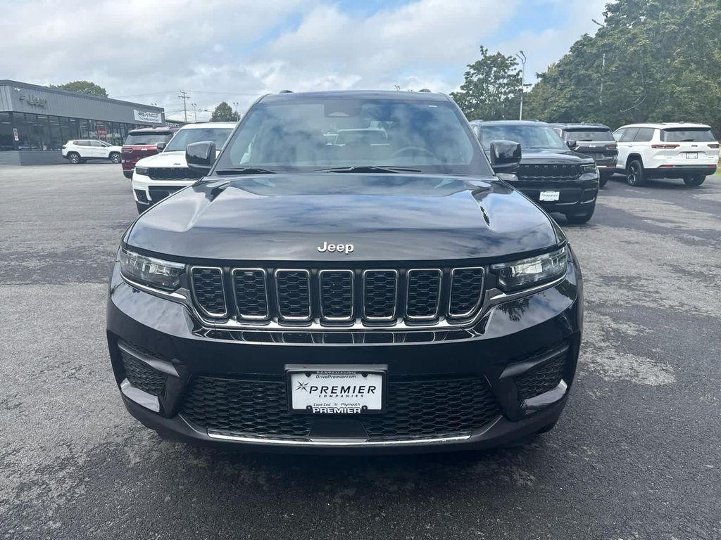 new 2025 Jeep Grand Cherokee car, priced at $39,750