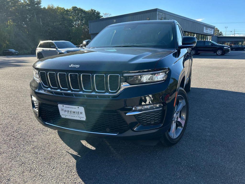 new 2025 Jeep Grand Cherokee car, priced at $52,750