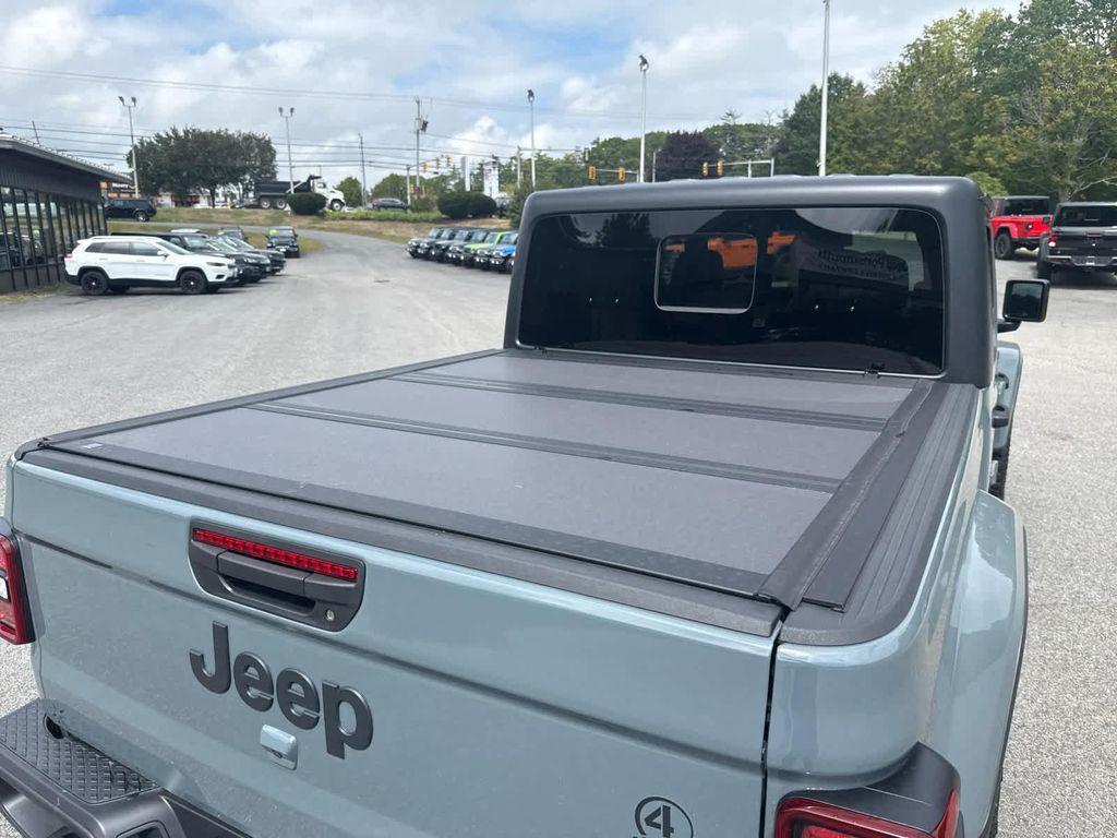 new 2025 Jeep Gladiator car, priced at $50,750