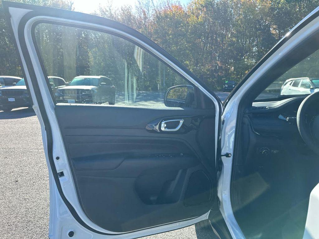 new 2026 Jeep Compass car, priced at $32,000