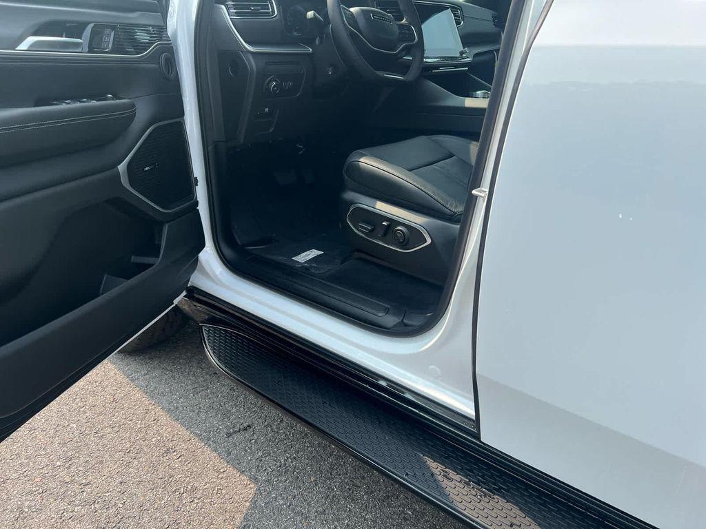 new 2025 Jeep Wagoneer car, priced at $70,000