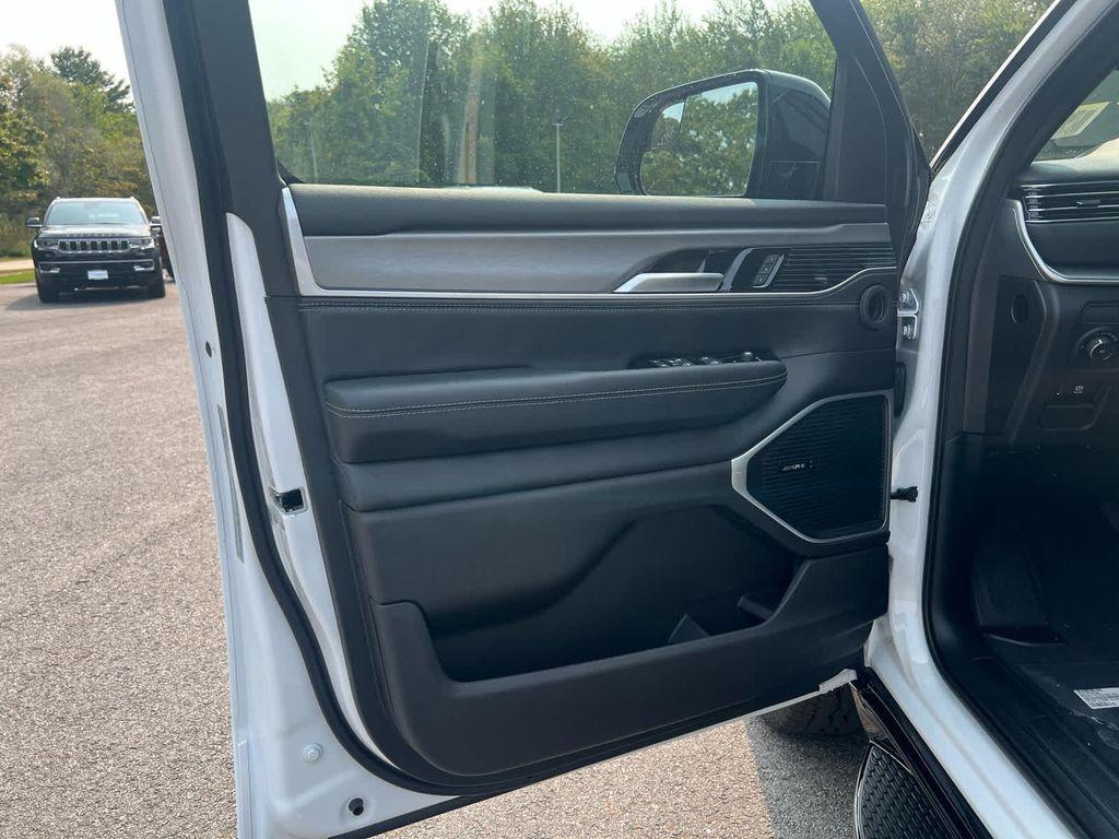 new 2025 Jeep Wagoneer car, priced at $70,000