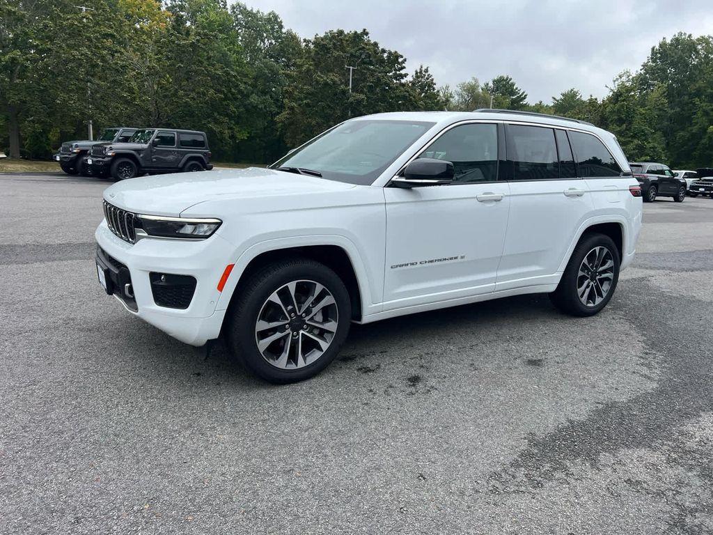 new 2025 Jeep Grand Cherokee car, priced at $60,750