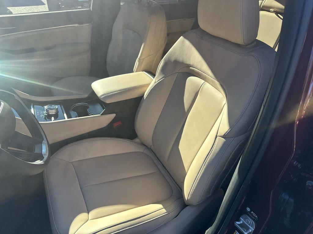 new 2025 Jeep Grand Cherokee car, priced at $46,250