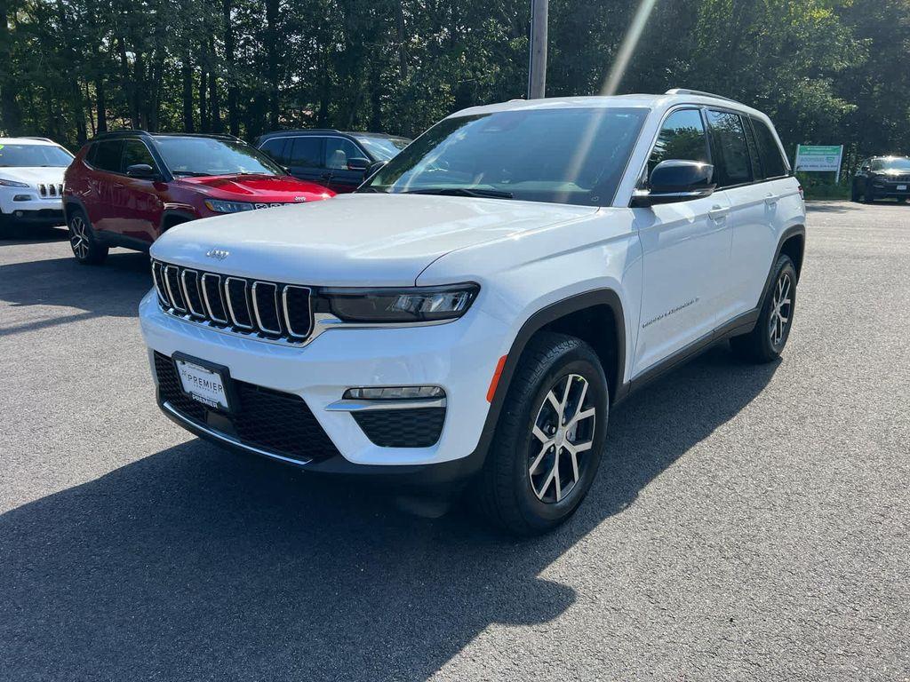 new 2025 Jeep Grand Cherokee car, priced at $45,750