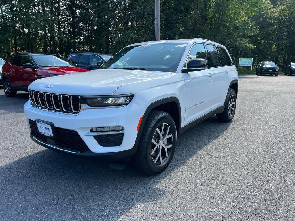new 2025 Jeep Grand Cherokee car, priced at $45,750