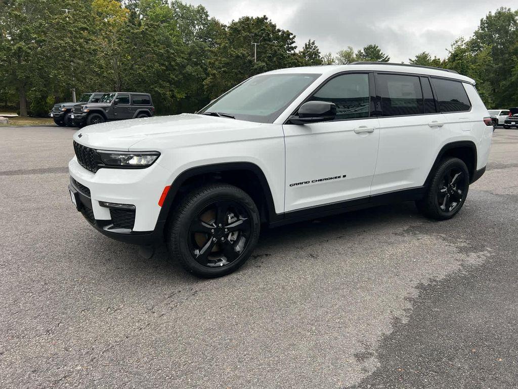 new 2025 Jeep Grand Cherokee L car, priced at $49,000