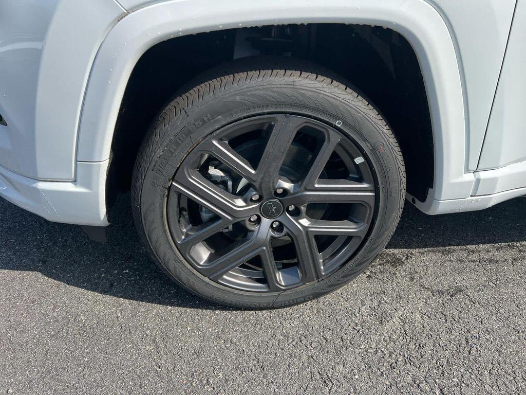 new 2025 Jeep Compass car, priced at $33,335