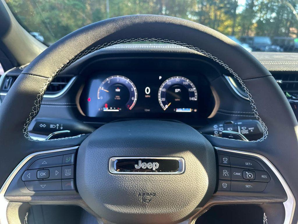 new 2025 Jeep Grand Cherokee L car, priced at $47,000