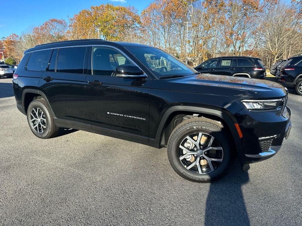 new 2025 Jeep Grand Cherokee L car, priced at $47,000