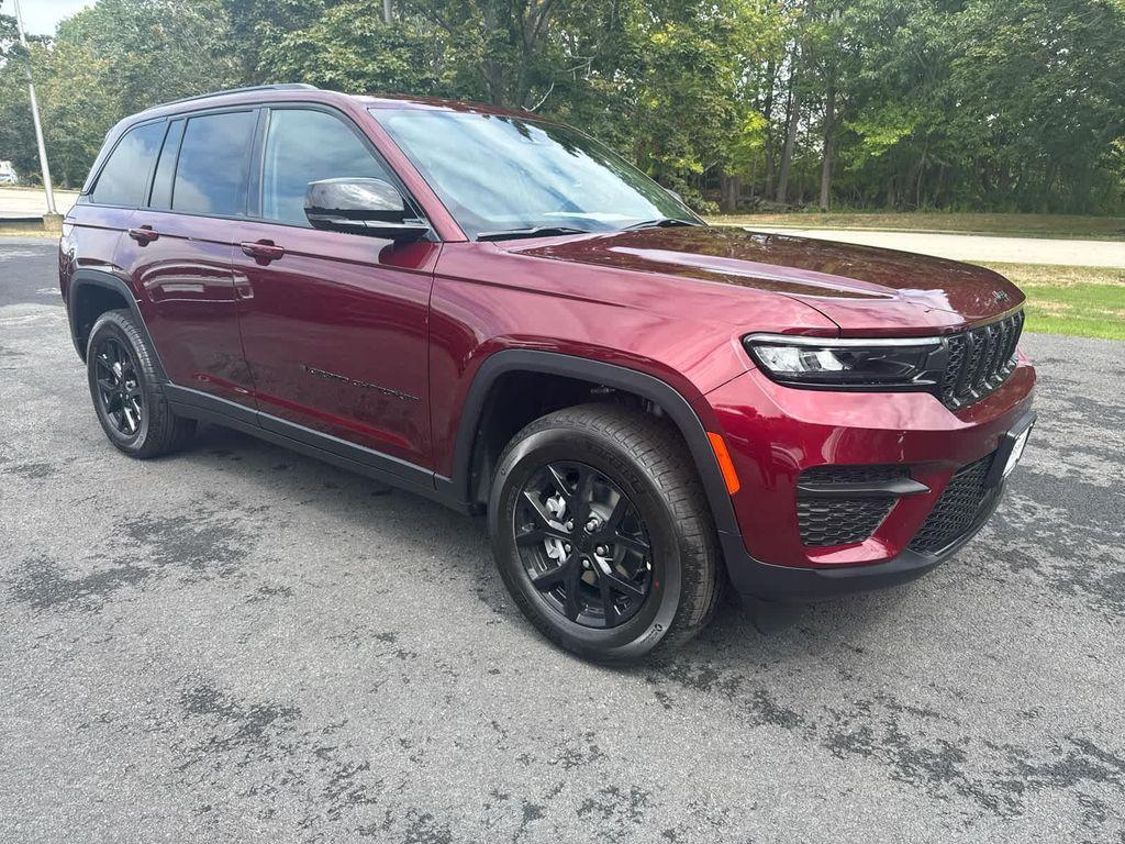 new 2025 Jeep Grand Cherokee car, priced at $43,250