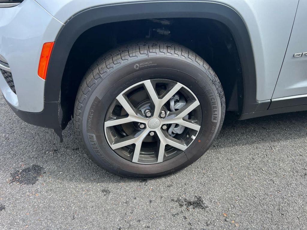 new 2025 Jeep Grand Cherokee car, priced at $43,150