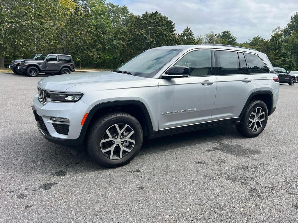 new 2025 Jeep Grand Cherokee car, priced at $43,150