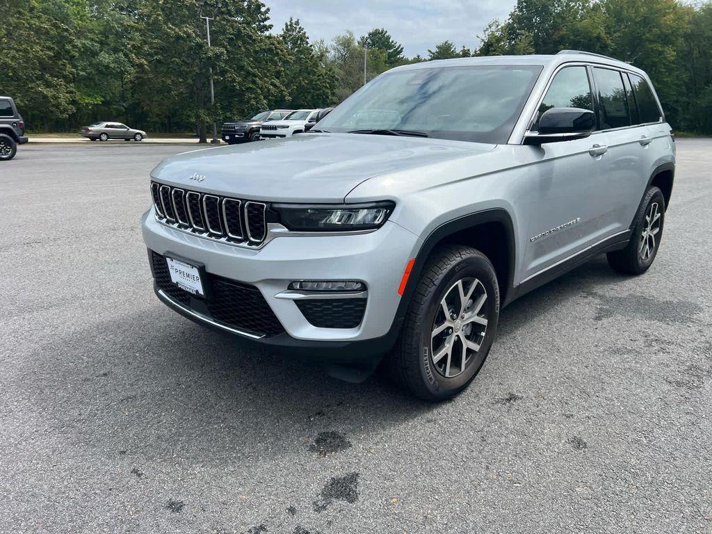new 2025 Jeep Grand Cherokee car, priced at $43,150