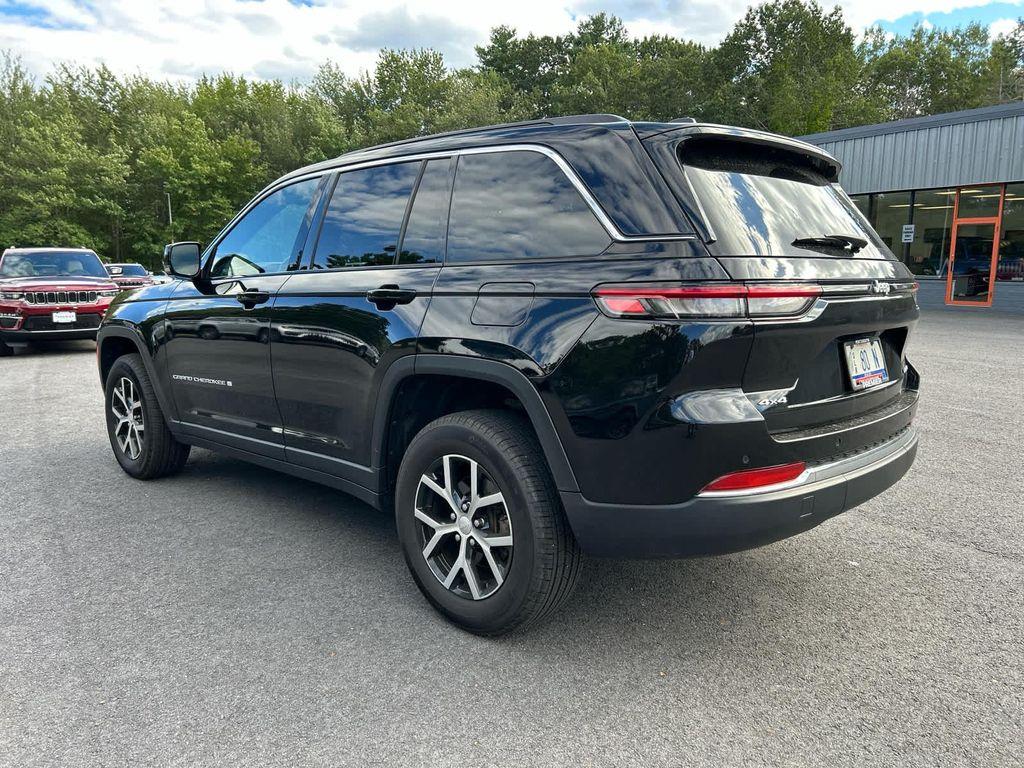 used 2024 Jeep Grand Cherokee car, priced at $36,475