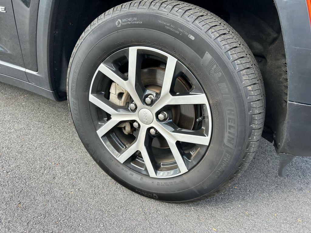 used 2024 Jeep Grand Cherokee car, priced at $36,475