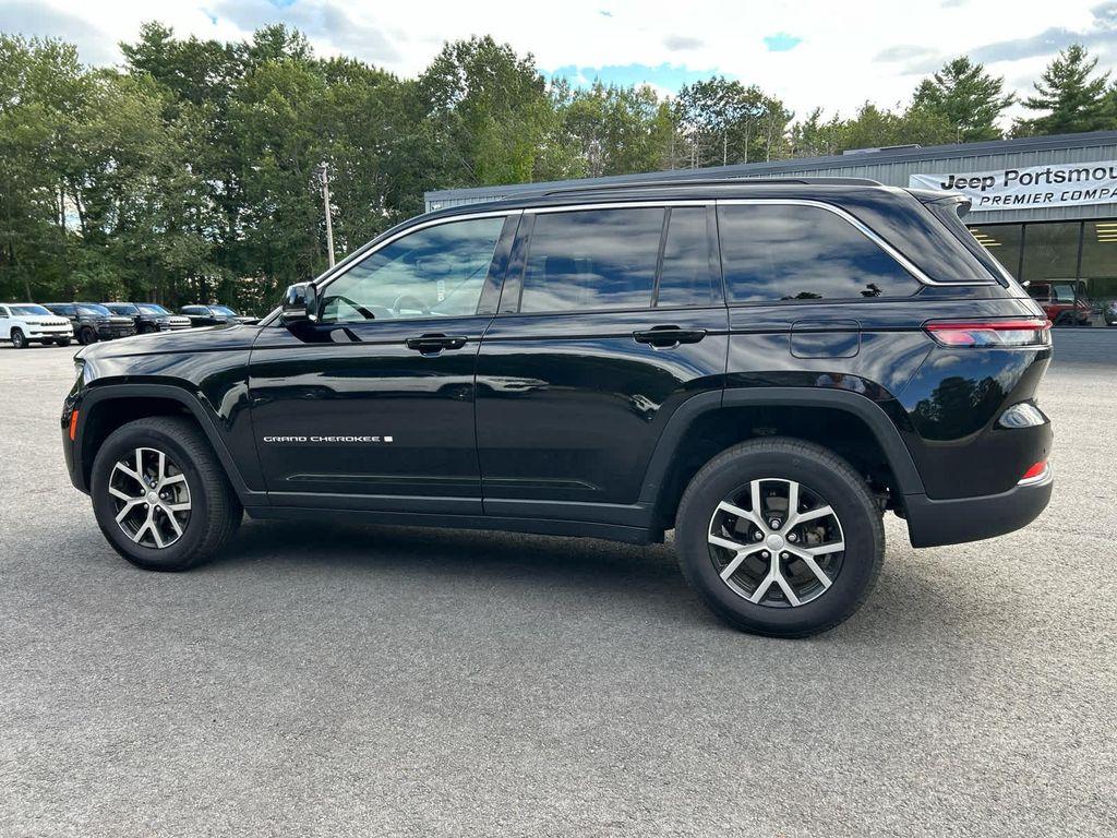 used 2024 Jeep Grand Cherokee car, priced at $36,475