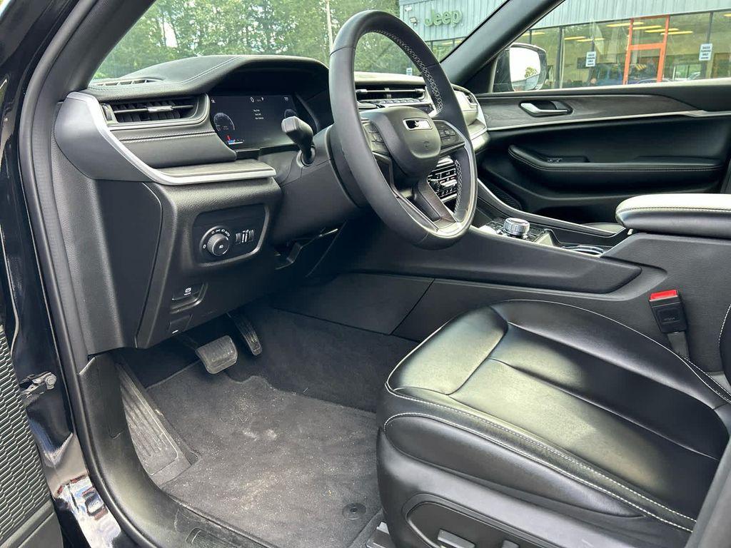 used 2024 Jeep Grand Cherokee car, priced at $36,475