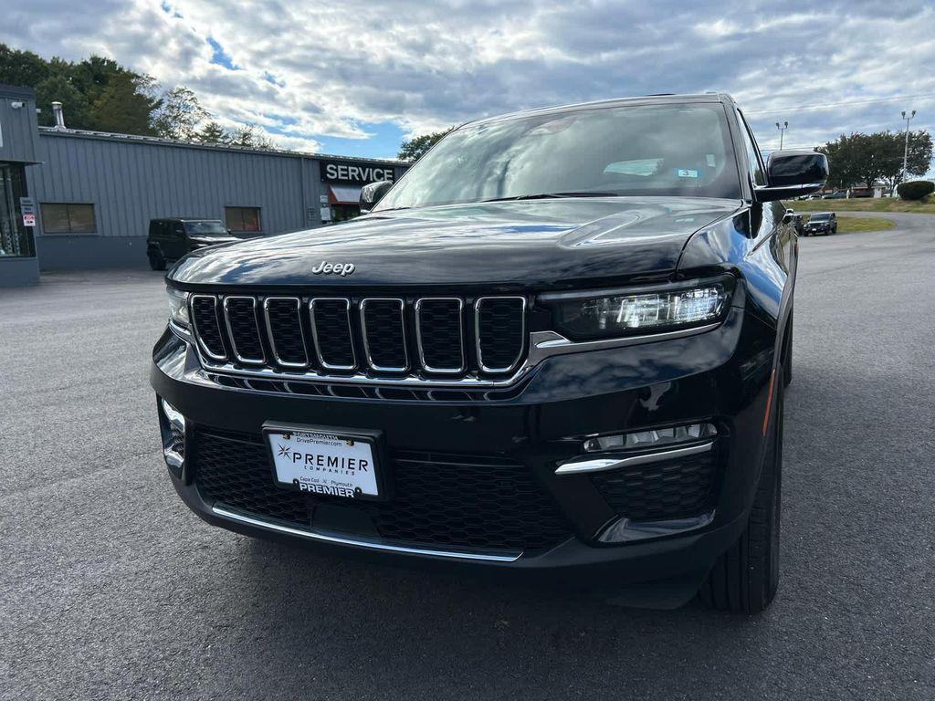 used 2024 Jeep Grand Cherokee car, priced at $36,475