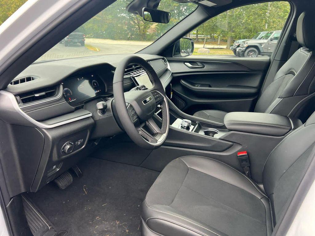 new 2025 Jeep Grand Cherokee L car, priced at $42,500