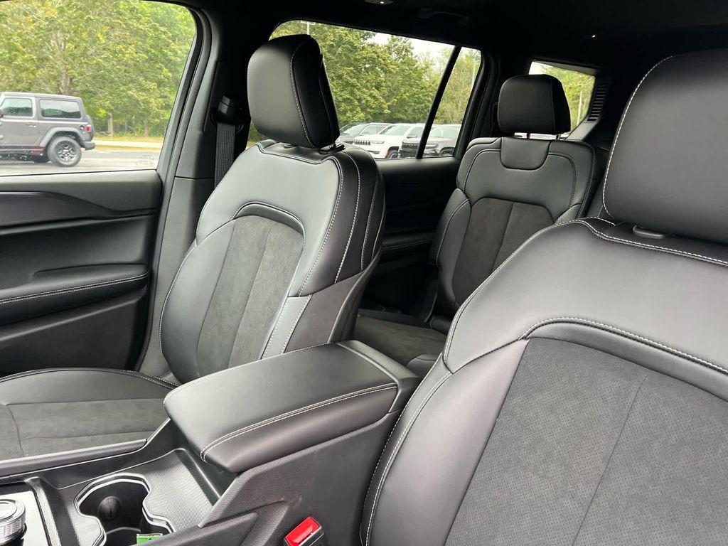 new 2025 Jeep Grand Cherokee L car, priced at $42,500