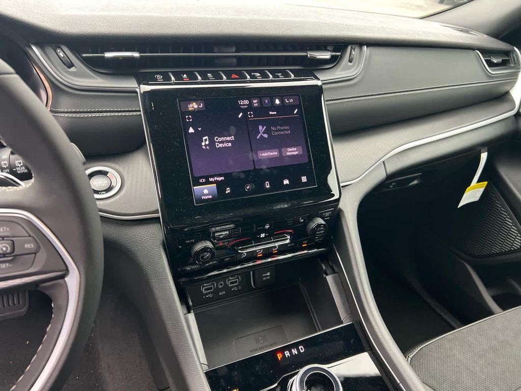 new 2025 Jeep Grand Cherokee L car, priced at $42,500