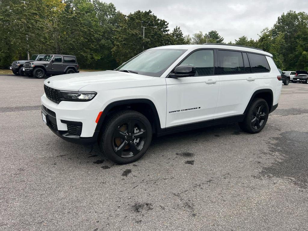 new 2025 Jeep Grand Cherokee L car, priced at $42,500