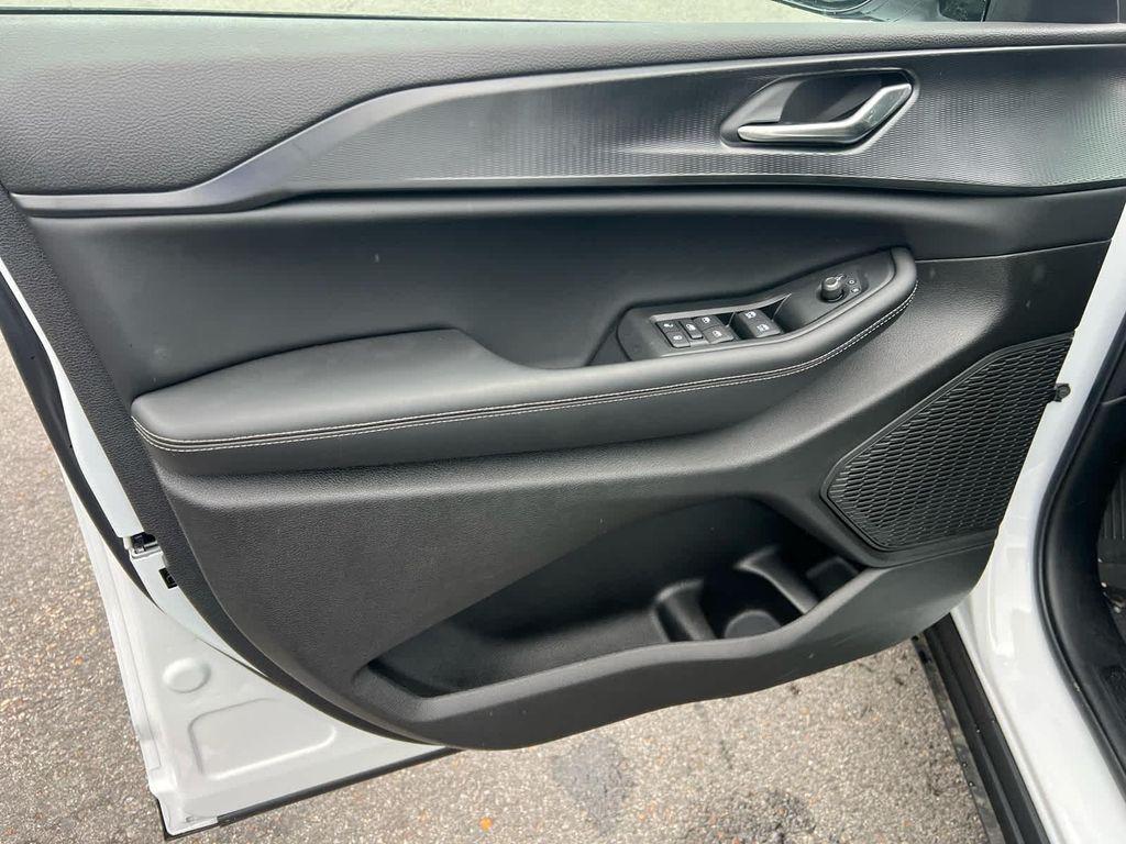 new 2025 Jeep Grand Cherokee L car, priced at $42,500