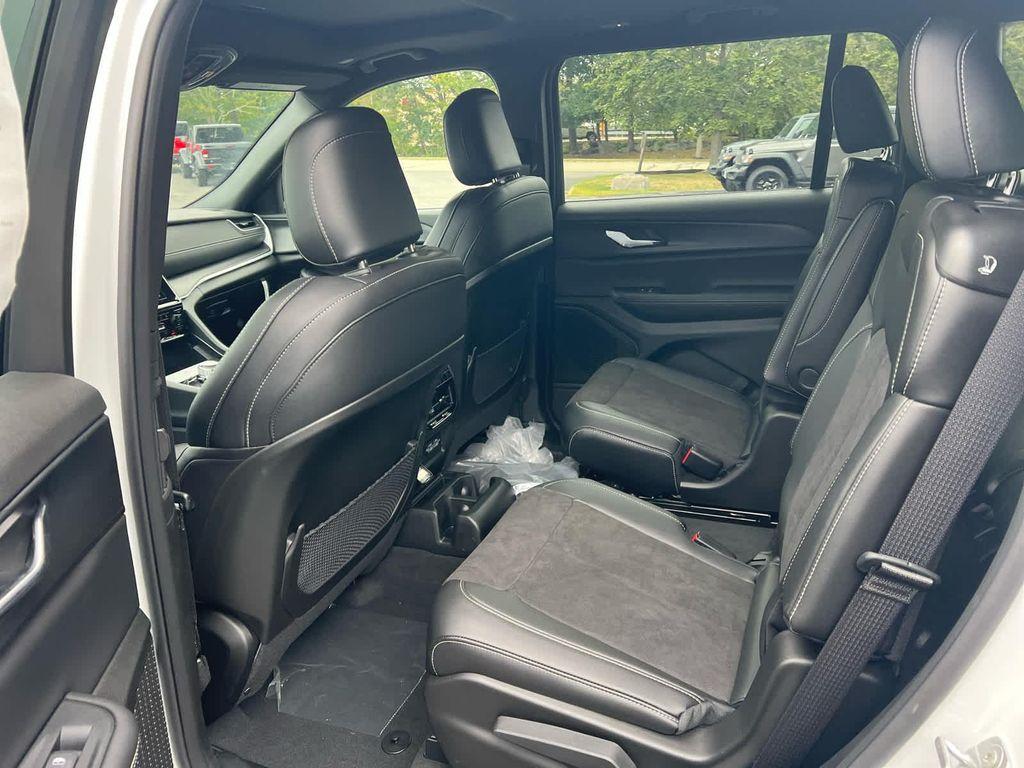 new 2025 Jeep Grand Cherokee L car, priced at $42,500