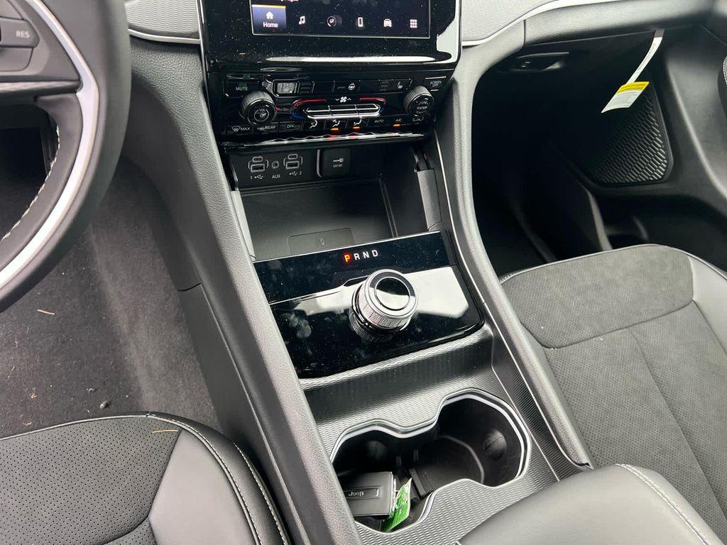 new 2025 Jeep Grand Cherokee L car, priced at $42,500