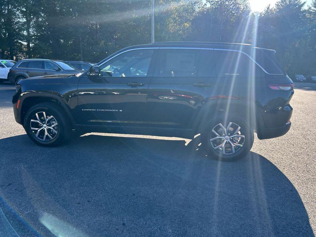 new 2025 Jeep Grand Cherokee car, priced at $48,755