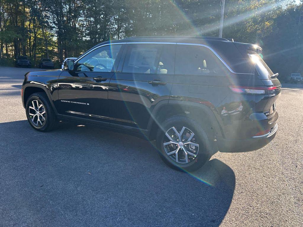 new 2025 Jeep Grand Cherokee car, priced at $48,755