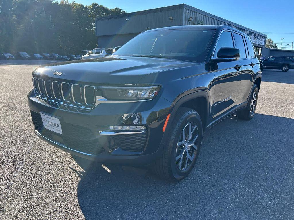 new 2025 Jeep Grand Cherokee car, priced at $48,755