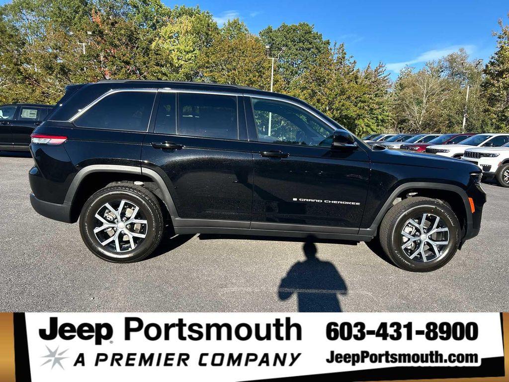 new 2025 Jeep Grand Cherokee car, priced at $48,755
