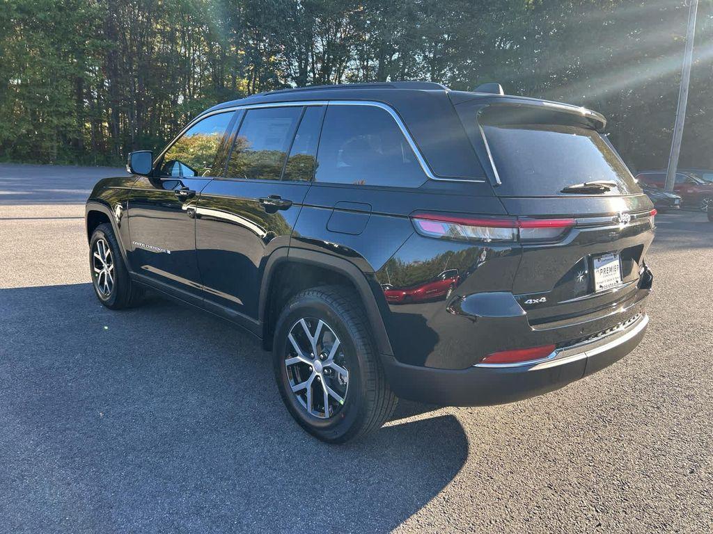 new 2025 Jeep Grand Cherokee car, priced at $48,755