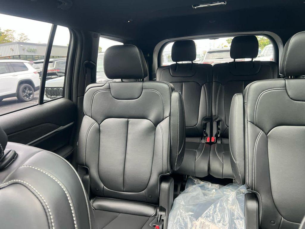 new 2025 Jeep Grand Cherokee L car, priced at $47,000