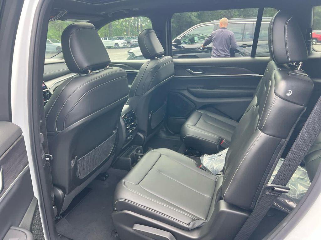 new 2025 Jeep Grand Cherokee L car, priced at $47,000