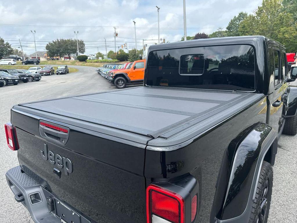 new 2025 Jeep Gladiator car, priced at $42,750