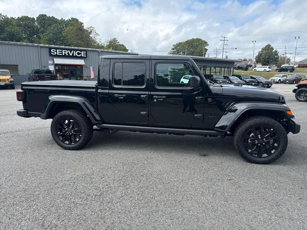 new 2025 Jeep Gladiator car, priced at $42,750