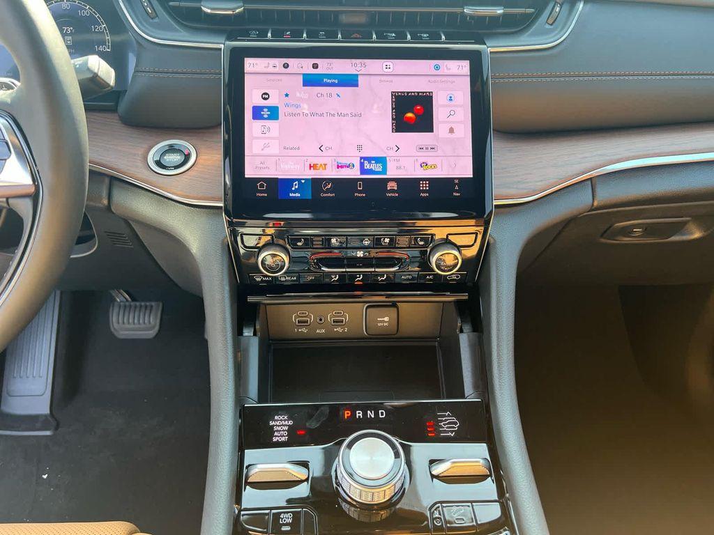 new 2025 Jeep Grand Cherokee car, priced at $61,750