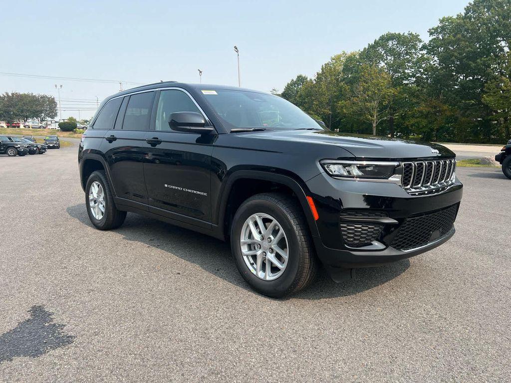 new 2025 Jeep Grand Cherokee car, priced at $39,750