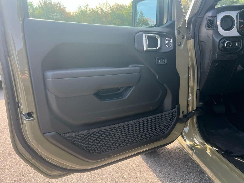 new 2025 Jeep Wrangler car, priced at $53,500
