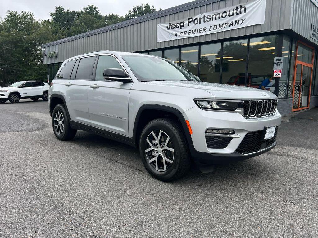 new 2025 Jeep Grand Cherokee car, priced at $45,250