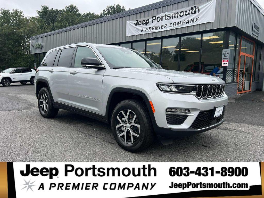 new 2025 Jeep Grand Cherokee car, priced at $45,250